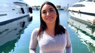 Sarah, 21, hostess on a yacht in Saint-Tropez!