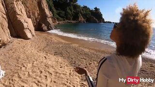 Casual Blowjob On Public Beach With Luna Corazon