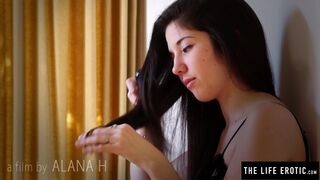Ravishing Margot B strips to finger her trimmed snatch