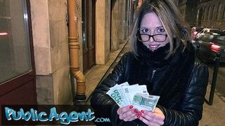 Glasses-wearing French Beauty Screwed in Public